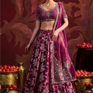Lashkaraa Magenta Embroidered Lehenga Set – XXS (32) – NEW With Tags